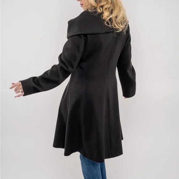 Coat - Picture 5 of 9